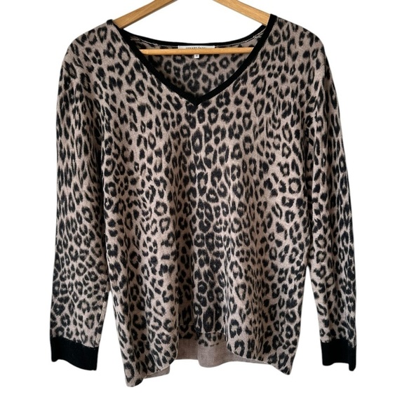 Gerard Darel Sweaters - Gerard Darrel Paris 100% Merino Wool V-Neck Leopard Print Sweater